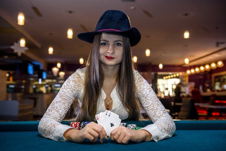 hut4d user Mobile user and Brand